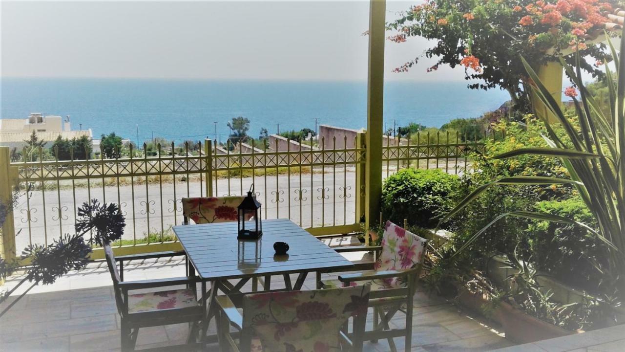 Villa "Eva" - Entire Beachfront Holiday Home - 4S Agia Marina  Buitenkant foto